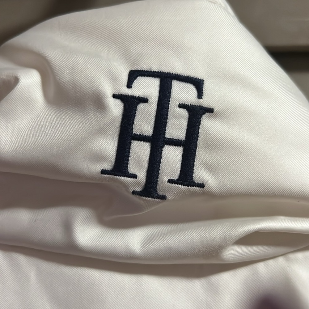 TOMMY HILFIGER Women’s S/P White Puffer Vest - Picture 8 of 15